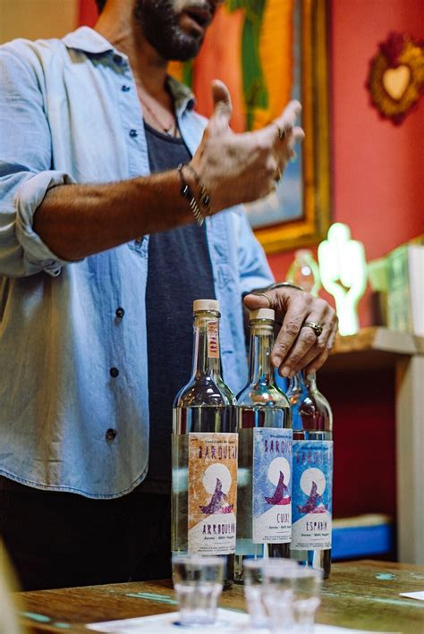 Bottiglie di Mezcal artigianale