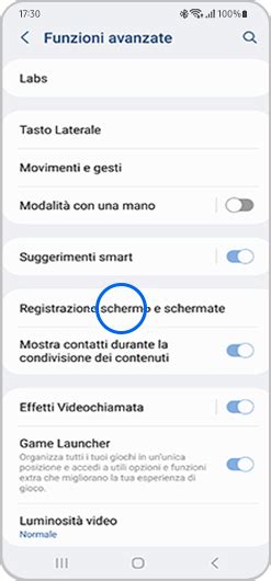 Un quiz con caselle da selezionare su uno schermo di tablet