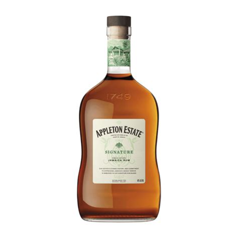 Bottiglie di rum Appleton Estate di diverse annate