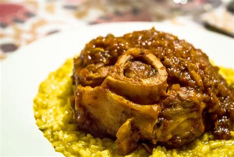 Piatto di ossobuco con risotto